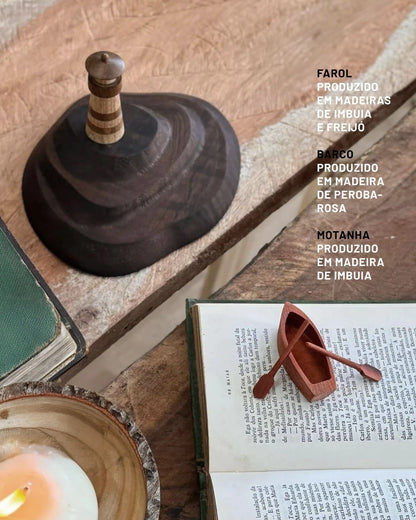 O Farol e o Barco