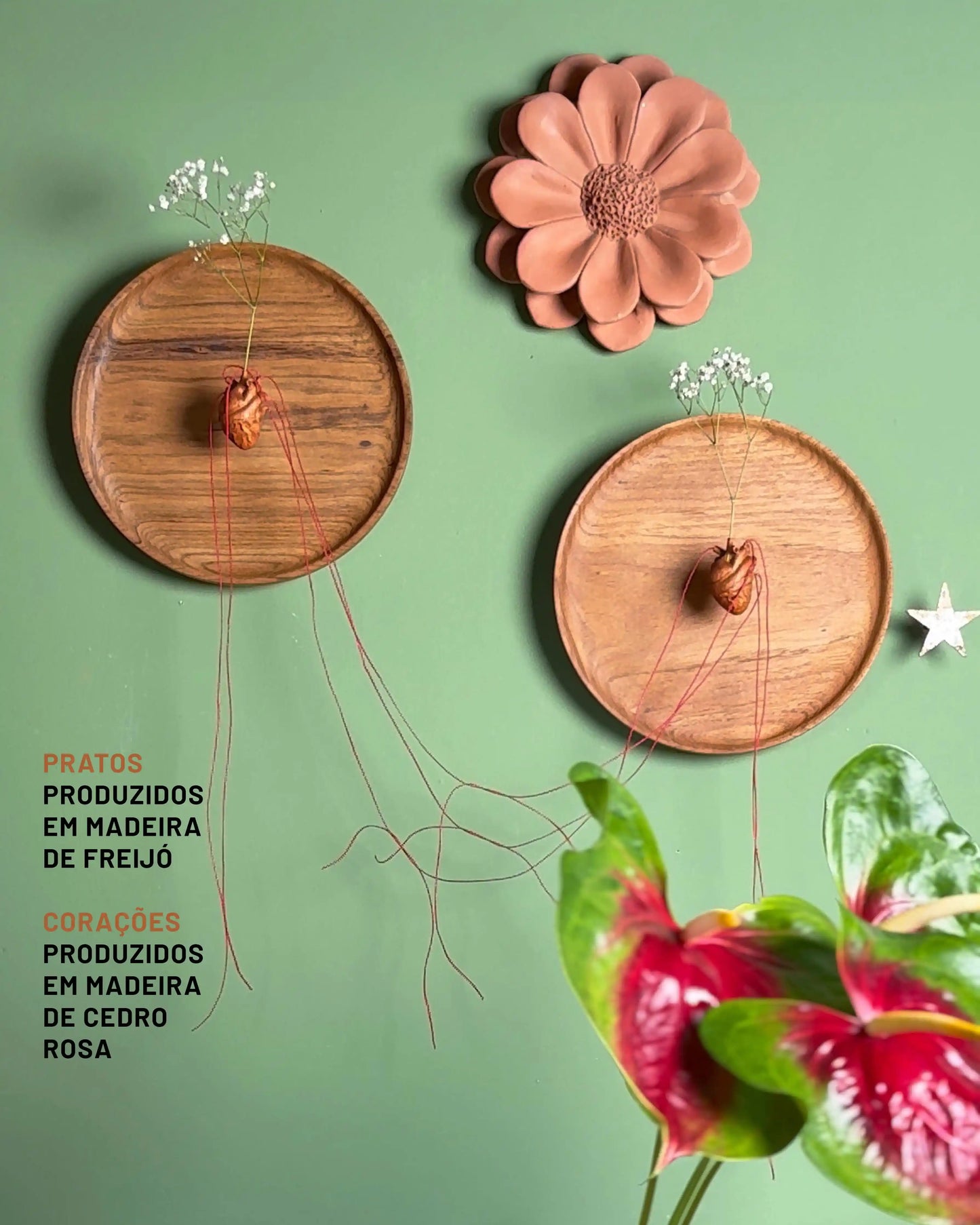 Par de Pratos Corações que Florescem