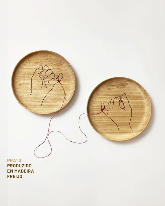 Pratos Akai Ito