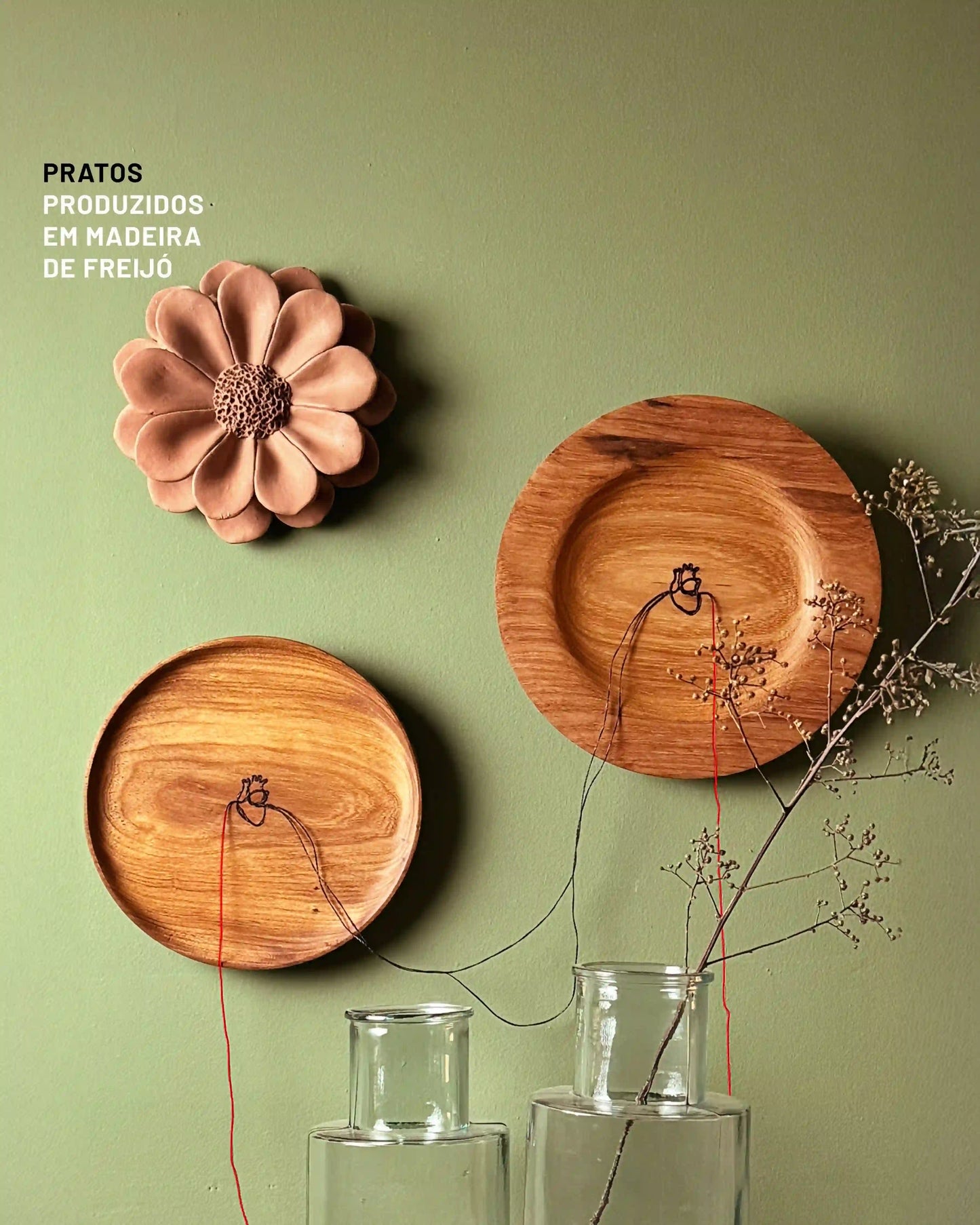 Pratos Corações Bordados