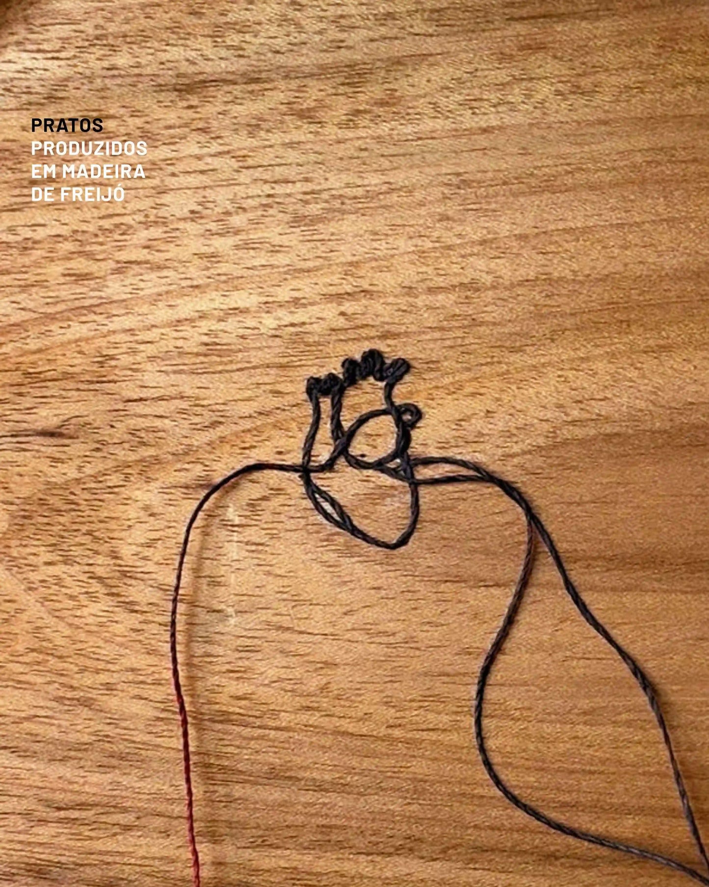 Pratos Corações Bordados